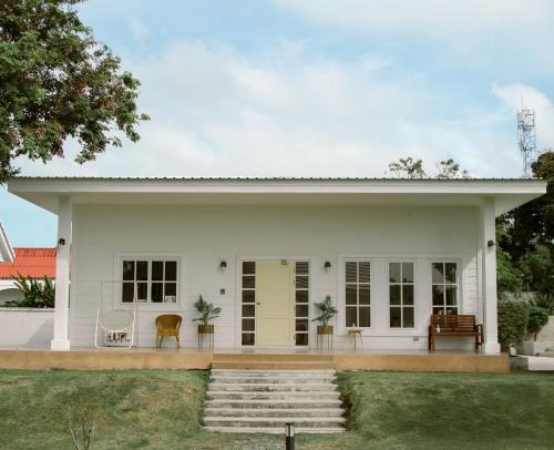 Sattahip Villa | Stayokay Sattahip - Flat House