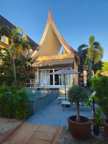 Klong Son Villa | Steps to Beach Luxury 3BR Private Pool Villa