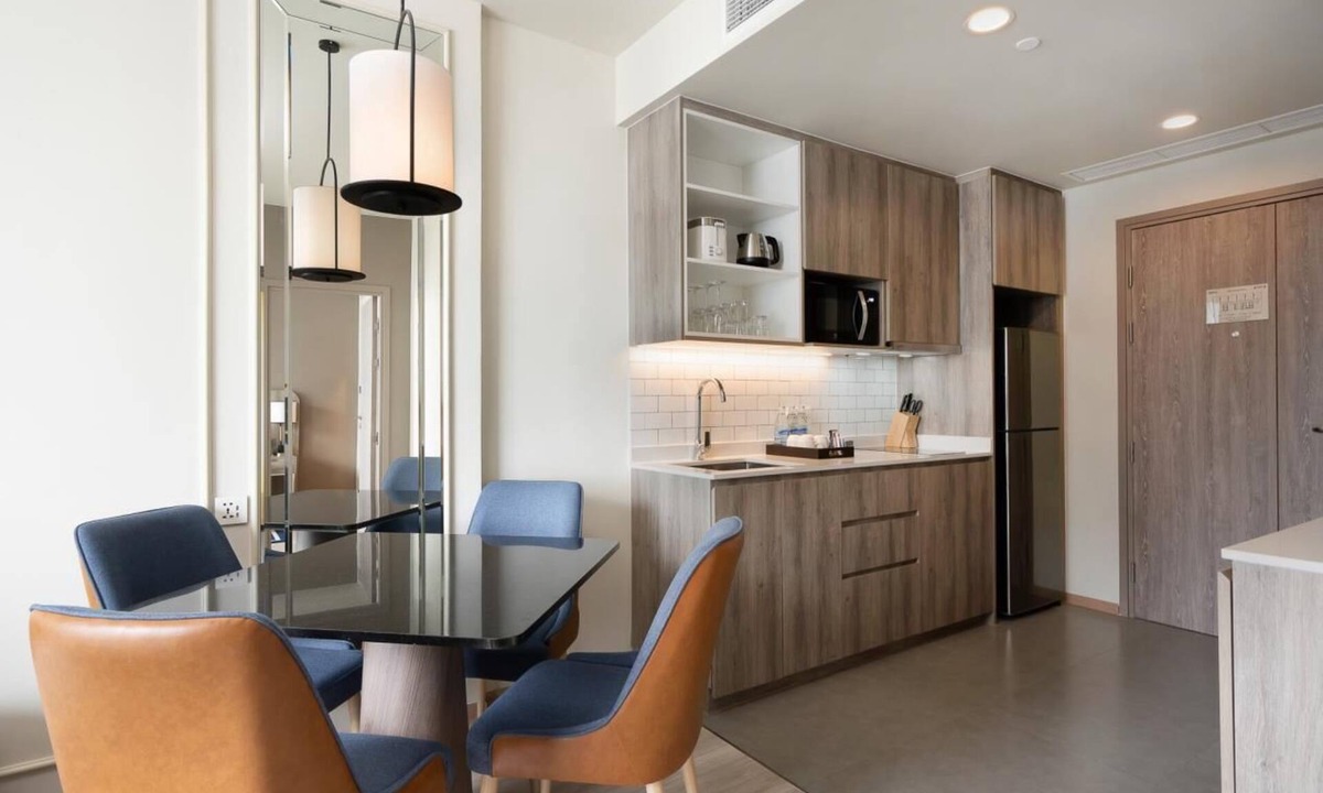 Khlong Tan Condo | Sukhumvit 24/ 1 BR/Breakfast/serviced/Monthly