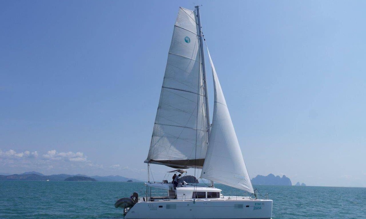 Ban Na Faek Boat Rental | Sun-Kissed Sailing Adventure in Phuket