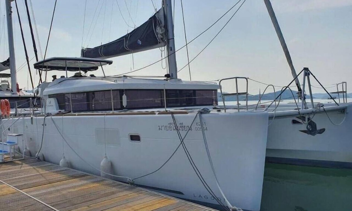 Ban Na Faek Boat Rental | Sun-Kissed Sailing Adventure in Phuket