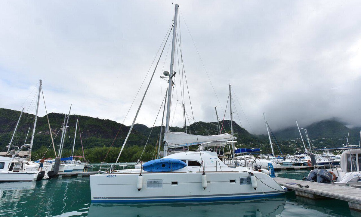 Salak Kok Boat Rental | Sun-Kissed Sailing Journey in Trat, Koh Chang