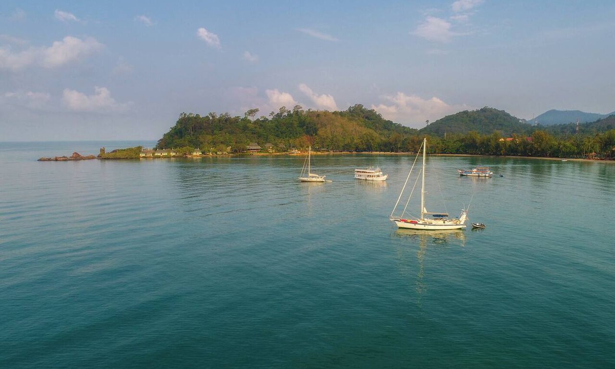 Salak Kok Boat Rental | Sun-Kissed Sailing Journey in Trat, Koh Chang