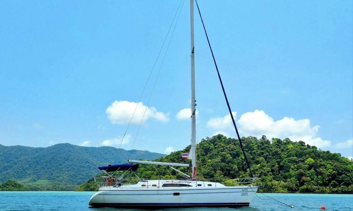 Salak Kok Boat Rental | Sun-Kissed Sailing Journey in Trat, Koh Chang