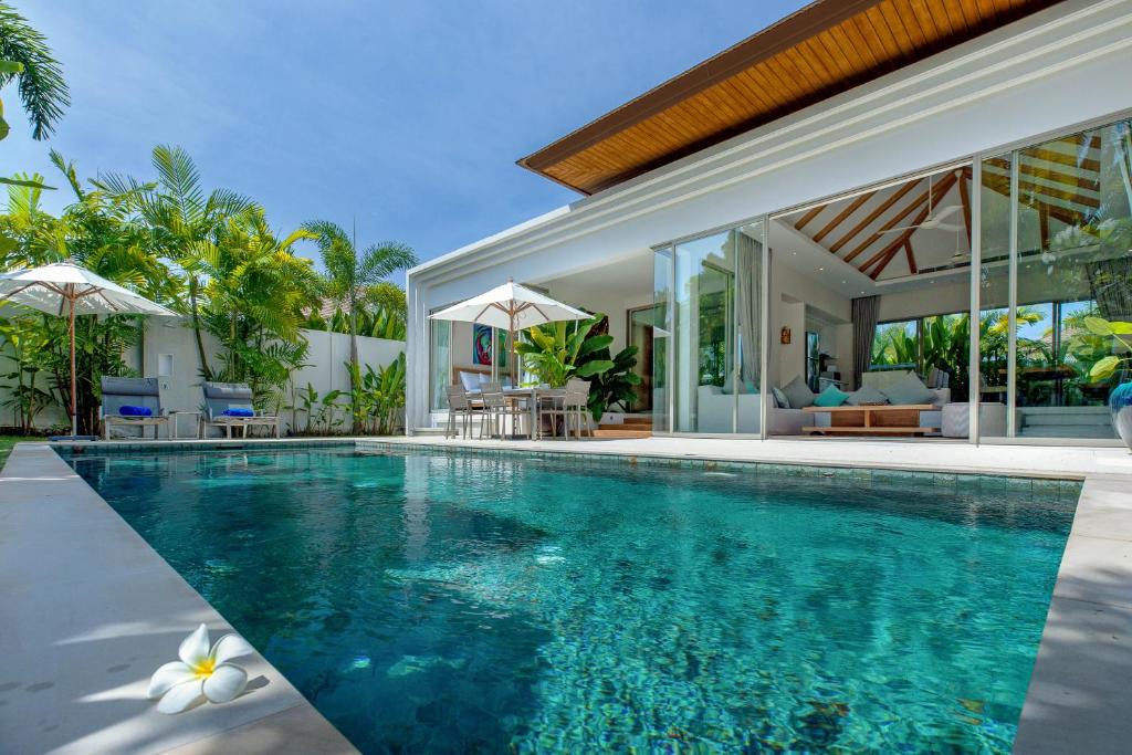 Choeng Thale Villa | Sunny 3BR Villa with Private Pool at Bangtao Beach