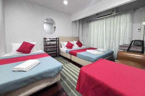 Bang Chak Hostel | Sunshiny-BB Hostel near Punnavithi BTS station