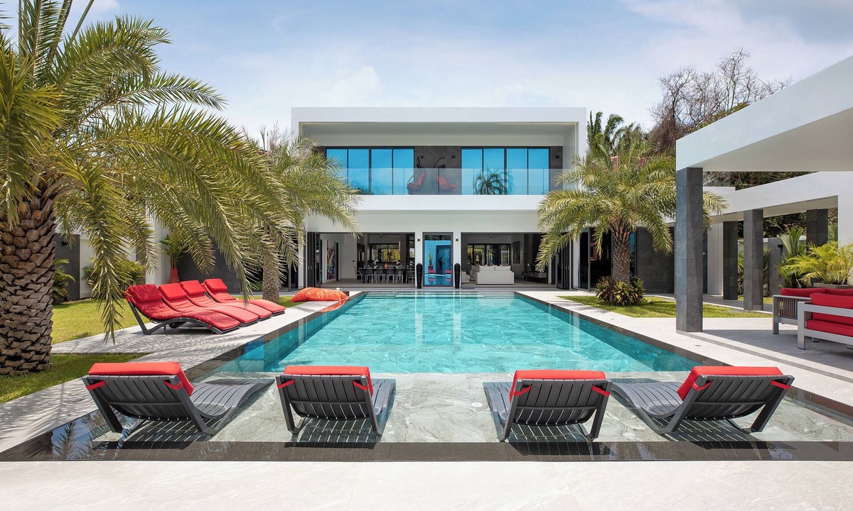 Rawai Villa | Superb modern 5 bdrs pool villa in rawai
