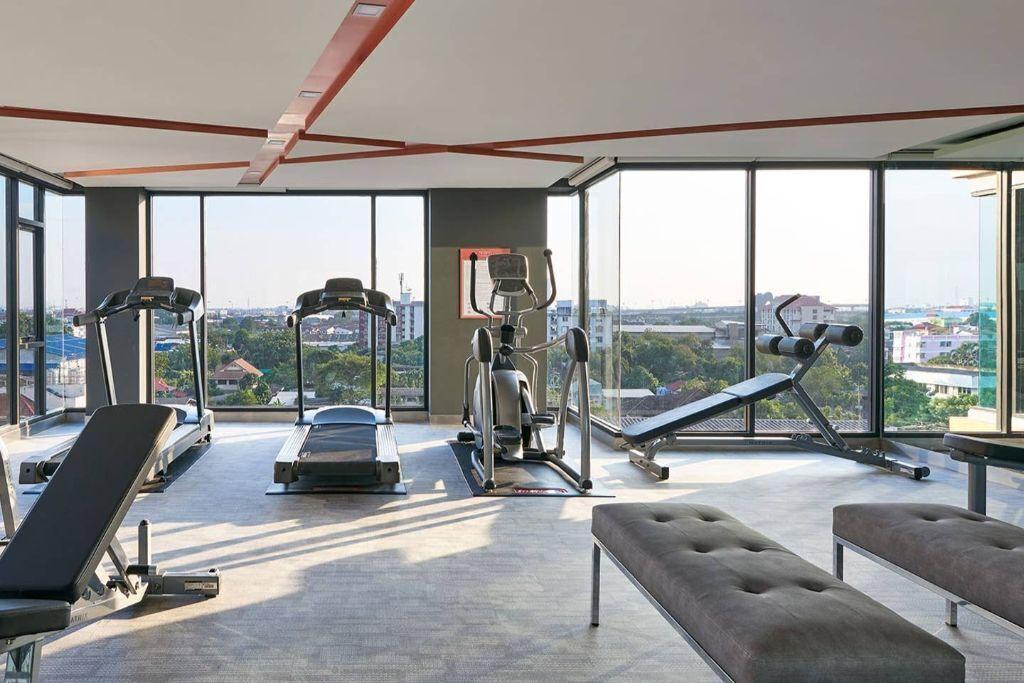 Mueang Samut Prakan District Apartment | Swimming pool and gym , near BTS PuChao/bkbloft6 - Tambon Thepharak