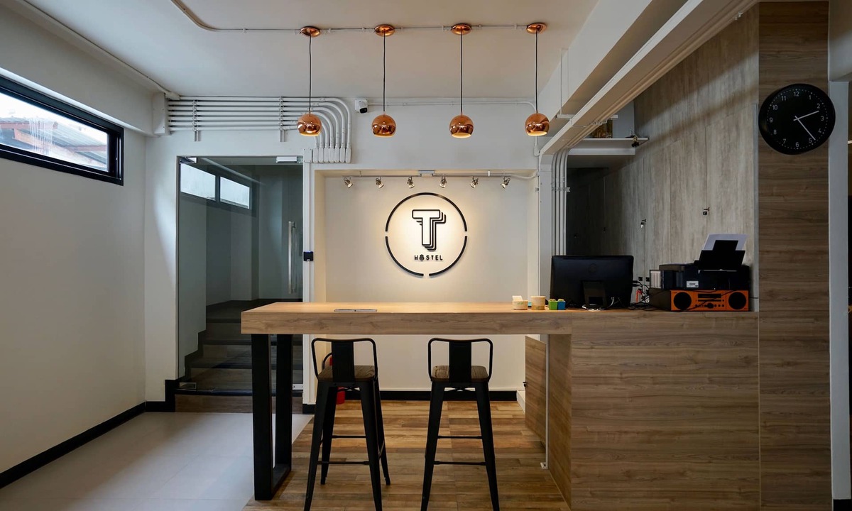 Samsen Nai Hostel | T Hostel at Victory Monument