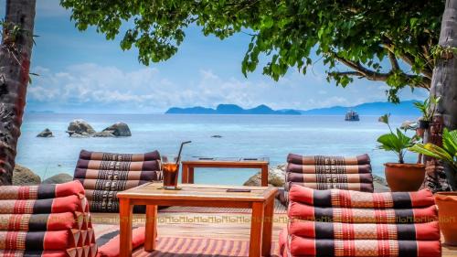 Satun Resort | Ten Moons Lipe Resort
