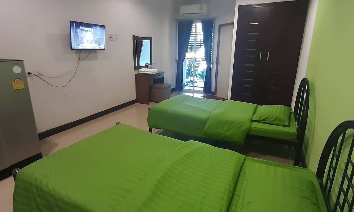 Phan Thong Hotel | Thanarom Place