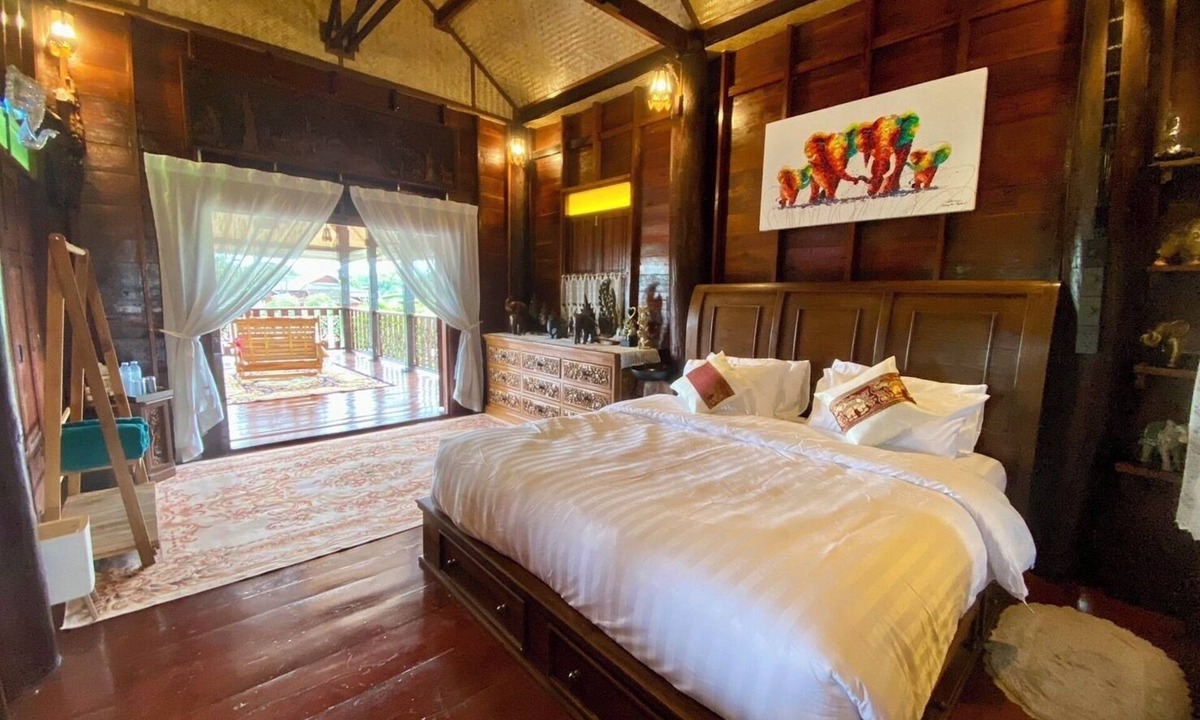 San Pa Thong Resort | The Elephant House and Pool Villas