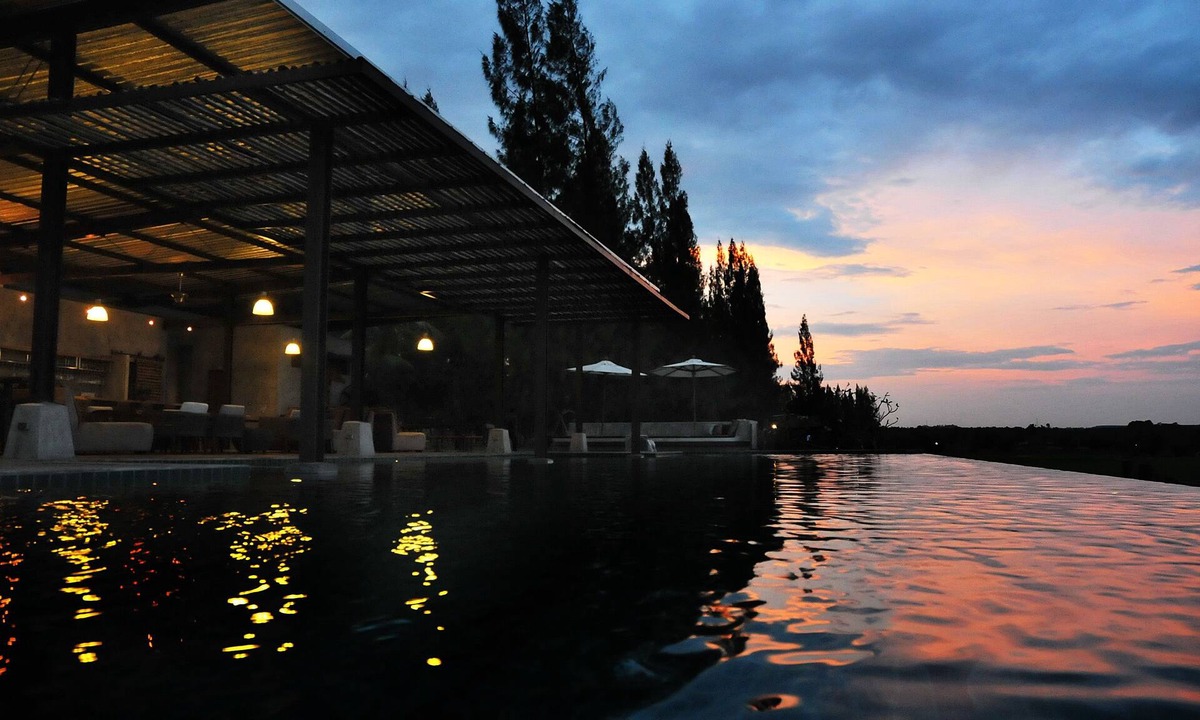 Na Chom Thian Hotel | The Farmhouse at Polo Escape