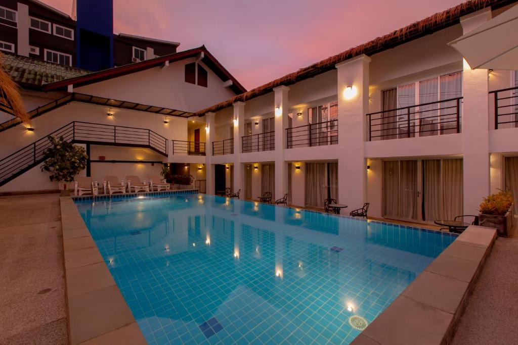 Nanai Road Resort | The Nest Resort Patong