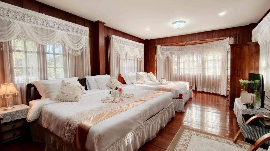 Lampang Bed & Breakfast | The Niceprirom Lace House