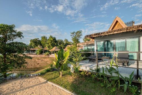 Vang Vieng Resort | The Sanctuary Nam Ngum Beach Resort