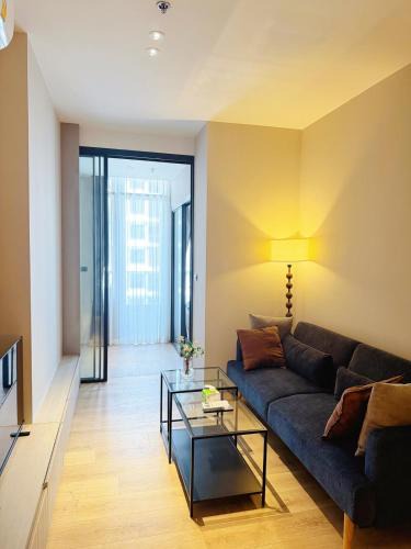 Ekkamai Apartment | Thonglor Ekkamai 10 mins Sky Pool 1BR