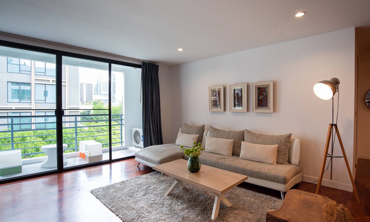 Chidlom Apartment | Three-Bedroom Suite 2 (225 Sqm.)