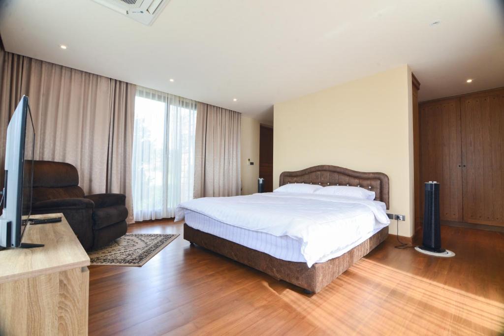 Mu Si Resort | Toscana Valley House Khaoyai 10 Guests - Private Pool Villa & Golf