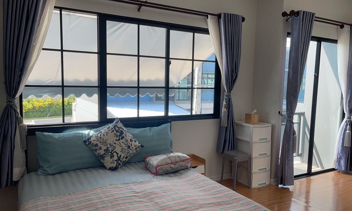 Pathum Thani House | Townhome in Suburbs of BKK, 3BR/3BA, Pool&Gym