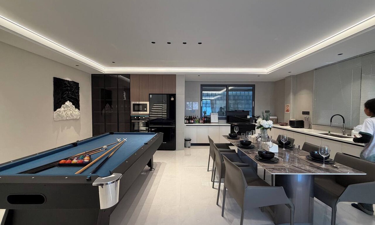 Central Pattaya House | Tremendous 6-bedroom house with AC in Bang Lamung District