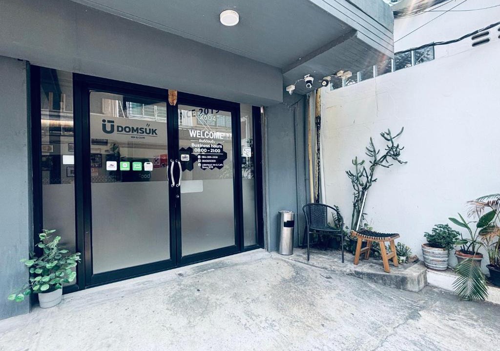 Bang Na House | Udomsuk Inn & Cafe - BTS Udomsuk