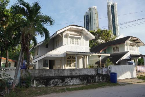 Na Chom Thian Villa | Vattui Beach Villa Jomtien