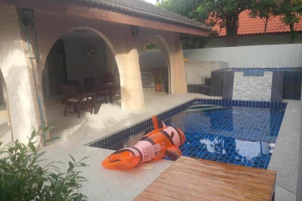 Jomtien Villa | Villa Rosa with Private Pool and Jacuzzi