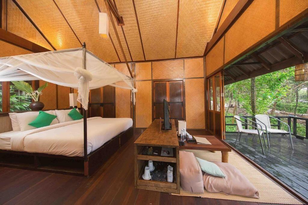 Ko Lanta Villa | Villa Veranda Beachfront with breakfast