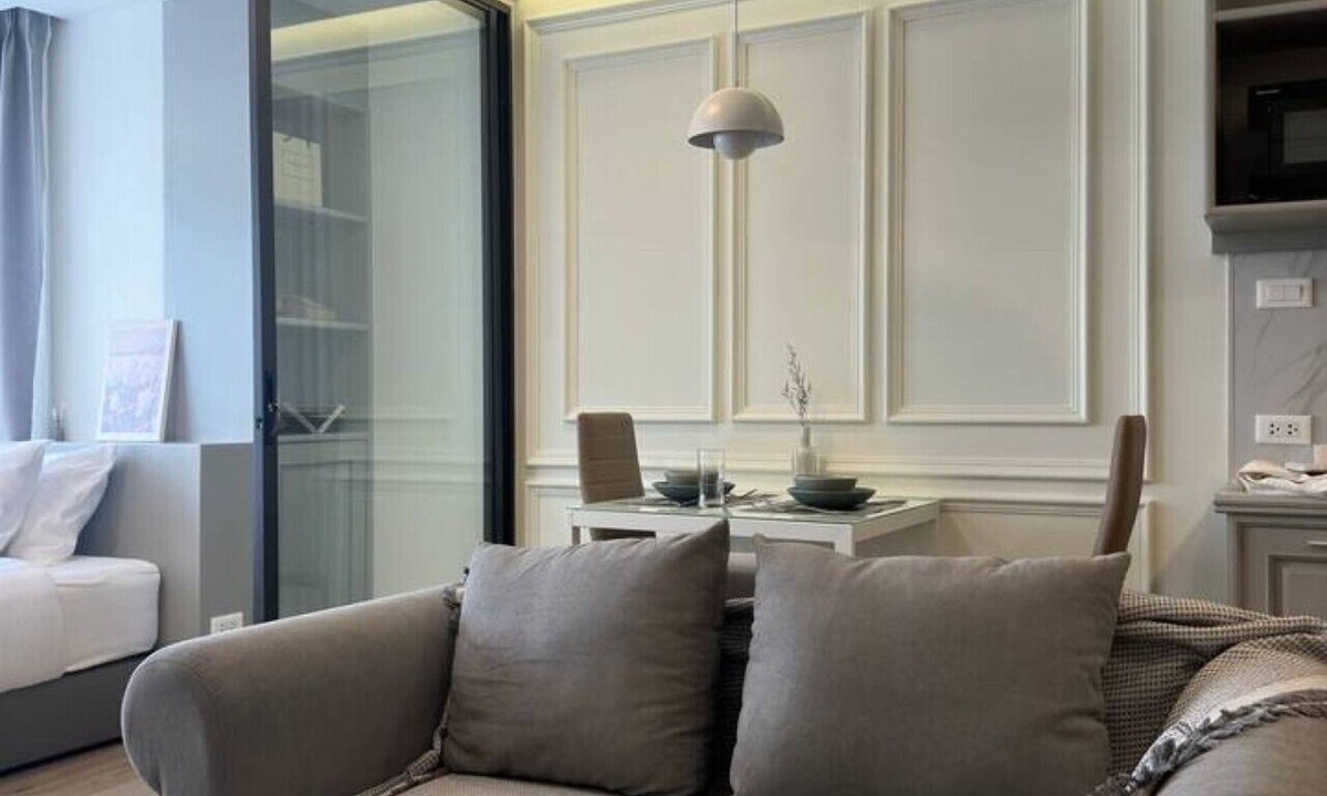 Nimman Apartment | Warm and classic modern room