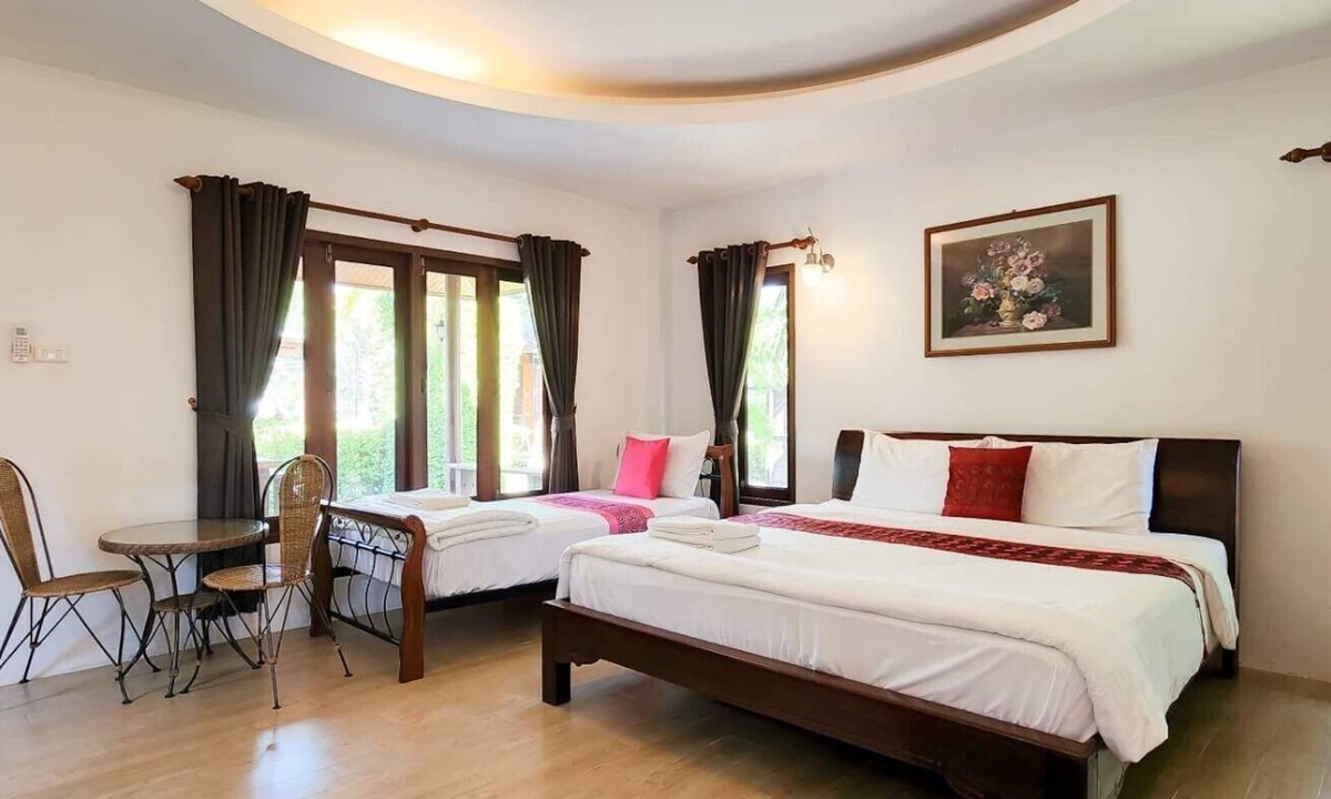 Pranburi Hotel | Waterside Resort