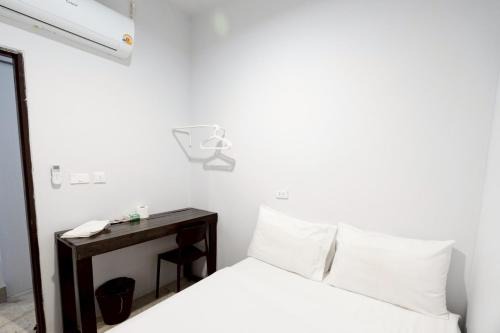 Wat Bowon Niwet Apartment | xx Eve Room Khaosan Road Pro