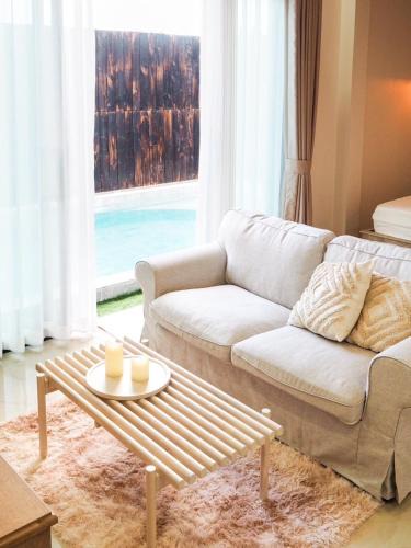 Nakhon Phanom Villa | Yada house onsen pool villa