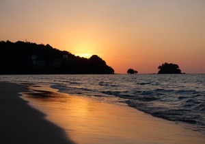 1 bedroom Nai Yang beach apartments