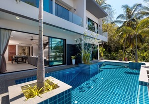 Great Location, Awesome Sea Views and Sunsets!!!!!!
