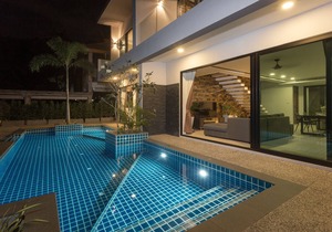 Great Location, Awesome Sea Views and Sunsets!!!!!!