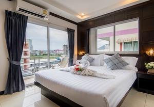 Hallo Patong Hotel(SHA Certified)