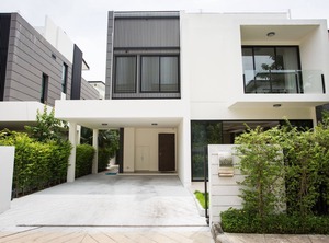Br Laguna Park Townhome | Laguna