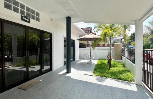 Kathu House | 100 m² House ∙ 2 bedrooms ∙ 2 guests