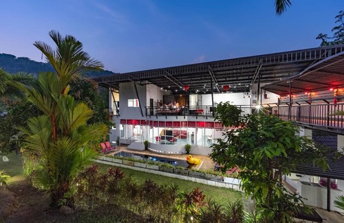 Chalong Villa | 1000 m² Villa ∙ 10 bedrooms ∙ 24 guests