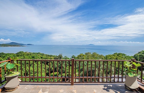 Rawai Villa | 10mins walking to beach , quilt place