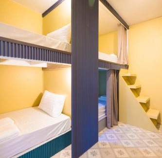 Talat Nuea Hostel | 113 Yellow House Hostel