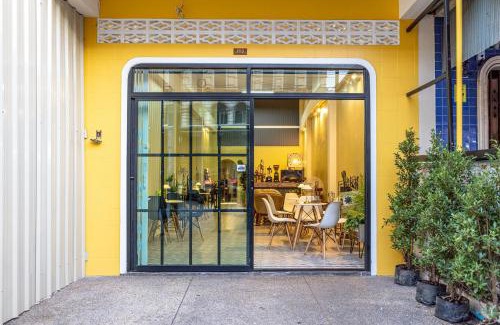 Talat Nuea Hostel | 113 Yellow House Hostel