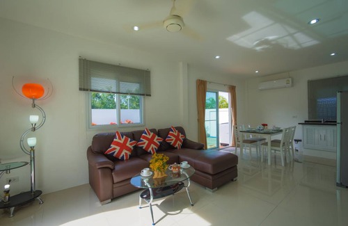 Chalong Villa | 120 m² Villa ∙ 2 bedrooms ∙ 5 guests