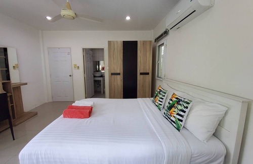 Chalong Villa | 120 m² Villa ∙ 2 bedrooms ∙ 5 guests