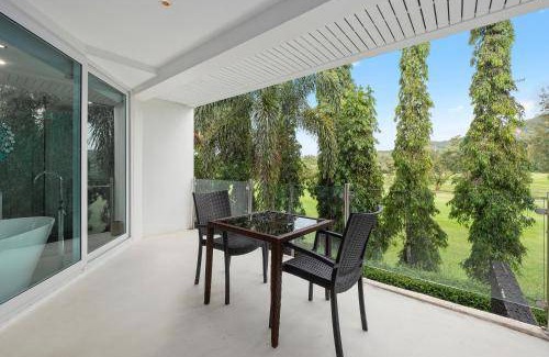 Kathu House | 300 m² House ∙ 5 bedrooms ∙ 12 guests