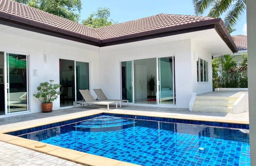 Chalong Villa | 480 m² Villa ∙ 4 bedrooms ∙ 10 guests