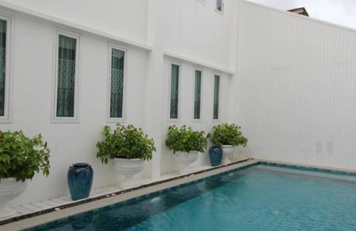 Old Phuket Town Hotel | 50 m² Hotel ∙ 127 guests