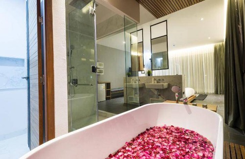 Nai Harn Hotel | 65 m² Hotel ∙ 127 guests