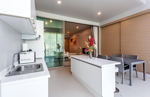 Karon Apartment | Ark101 Modern apartment direct pool access